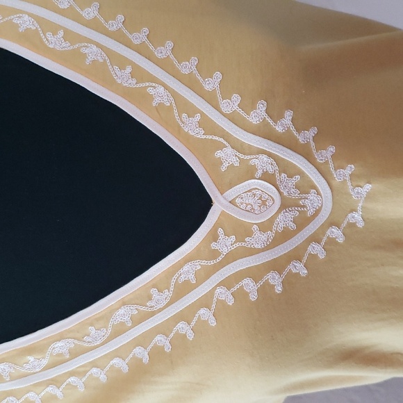 Gap Short Sleeve V-neck Tee with Embroidery Large - Picture 2 of 7